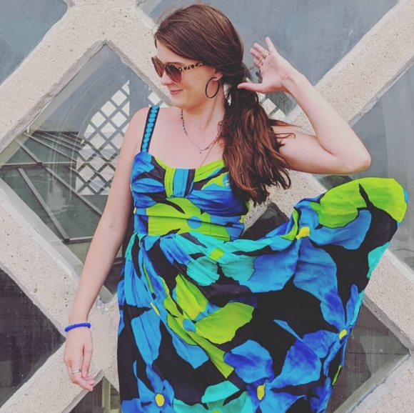 Meet your Posher, Janell - Picture 2 of 8